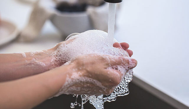 When to wash your hands? Hand hygiene. Free infographics to download.